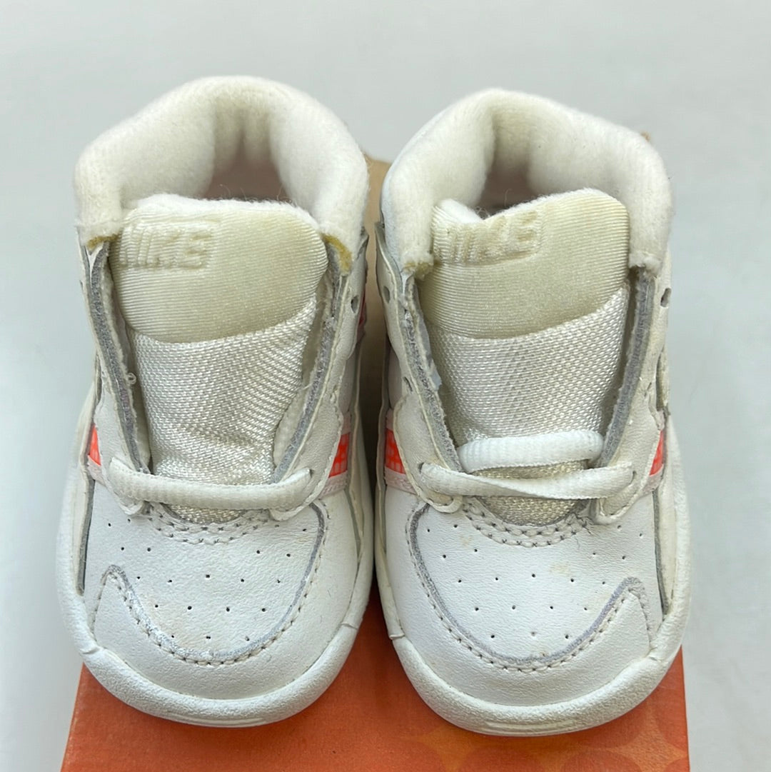 SZ 2C. 2003 Baby Nike Trainer SC Hi.