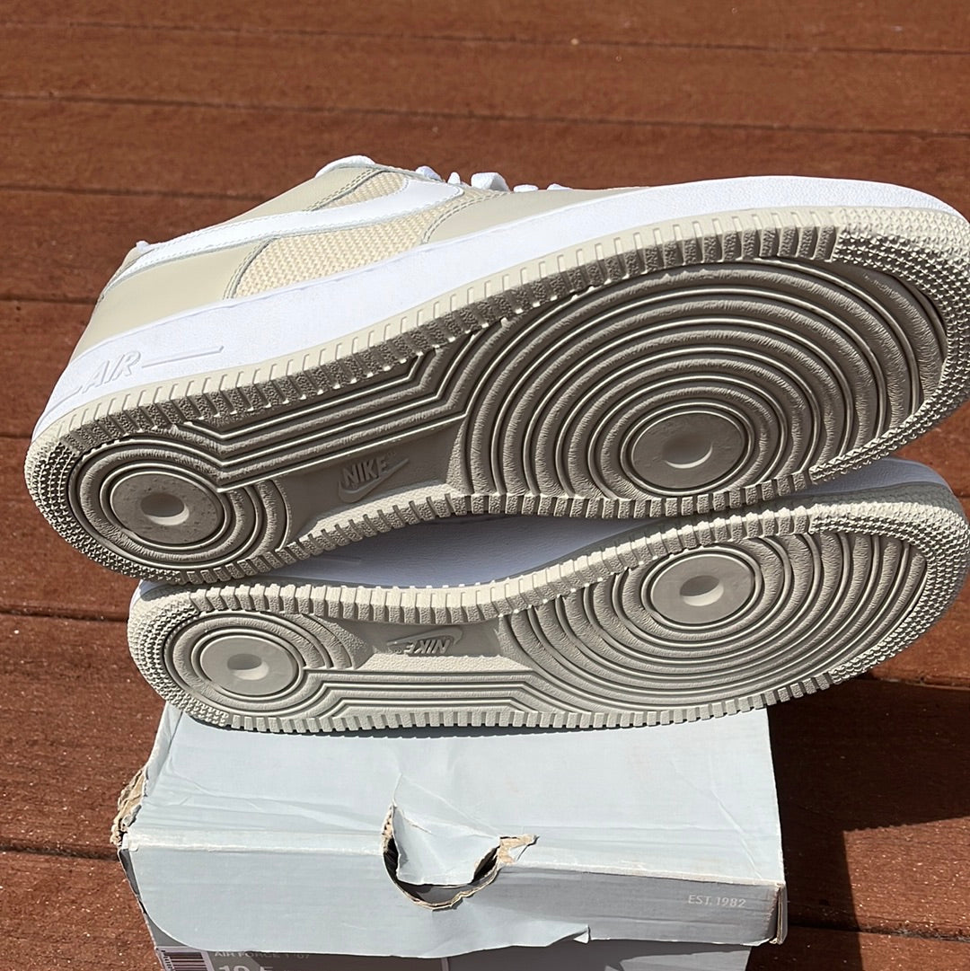 SZ 10.5 Men. 2009 Nike AF1 low Birch.