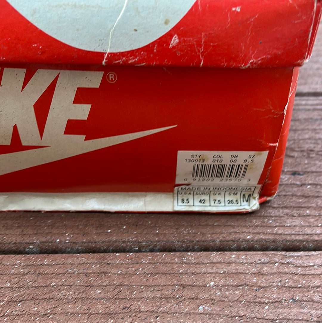 SZ 8.5 Men. 1991 DS Nike Court Force Mid.