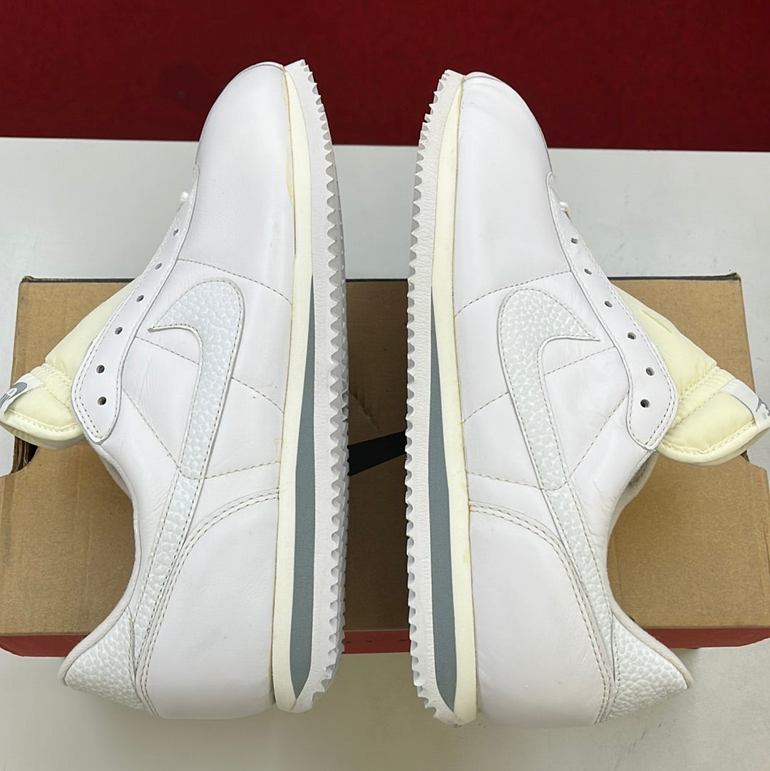 Sz 10.5 men. 1996 Nike Leather Cortez Safari.