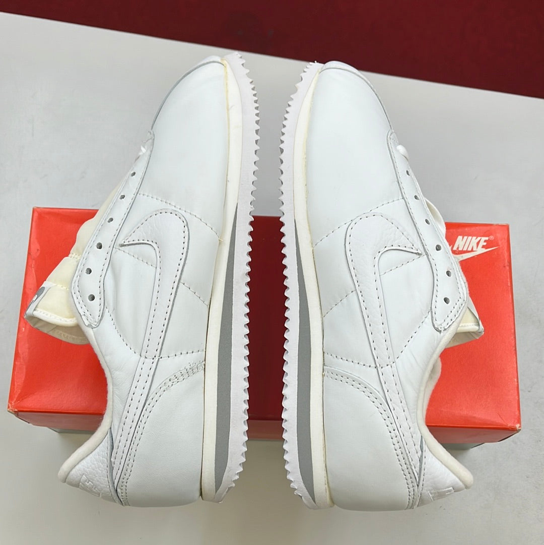 SZ 8.5 men. 1996 Nike Leather Cortez Safari.