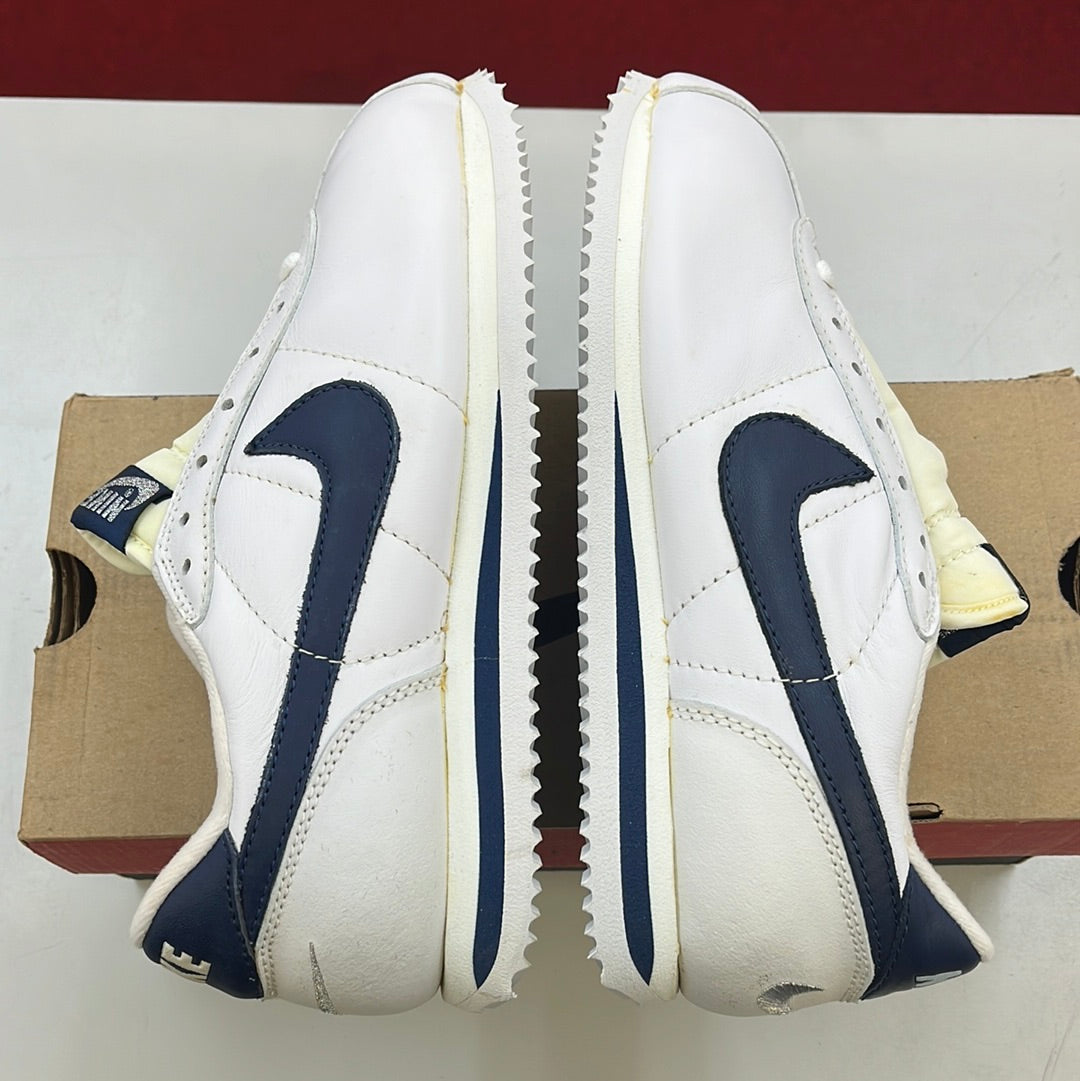 SZ 8 Men. 1996 Nike Leather Cortez.