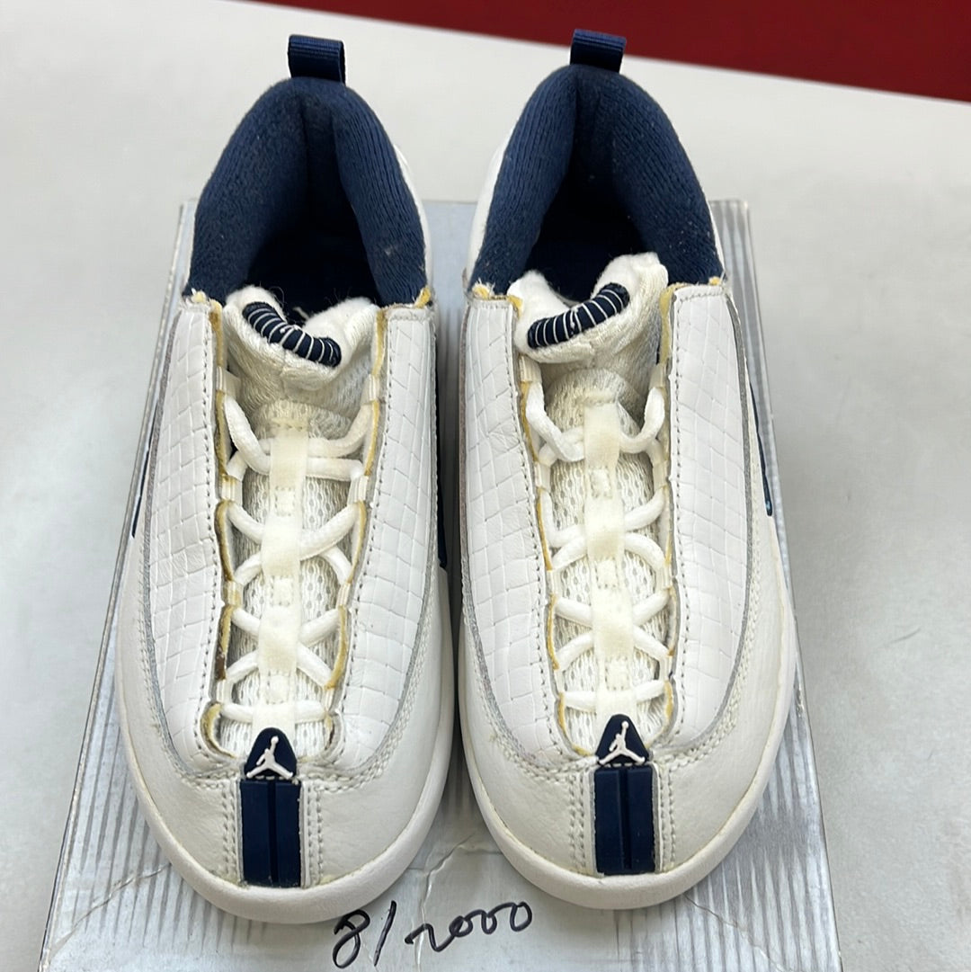 SZ 10C. 2001 Kids Jordan XV Low.