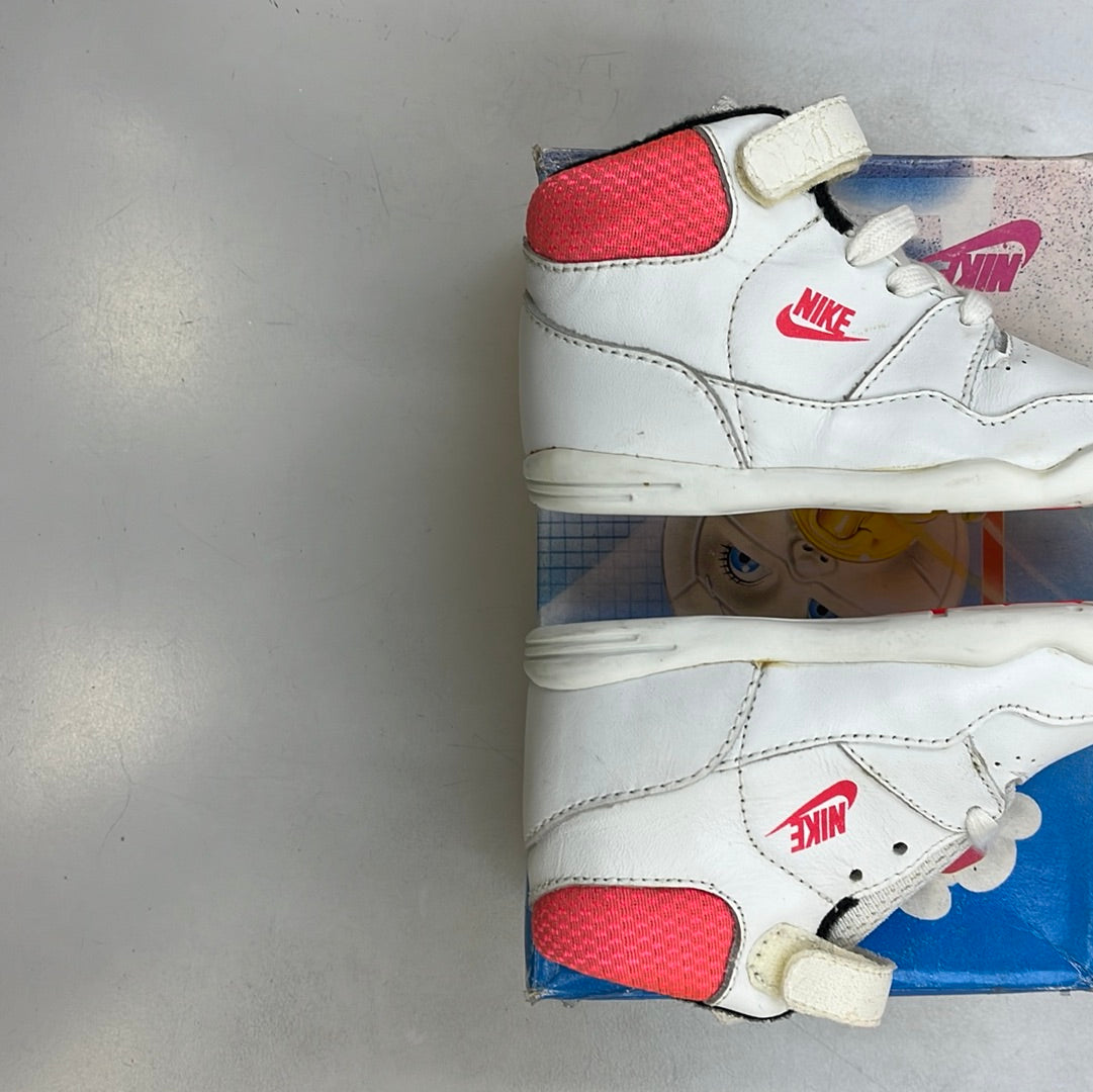 SZ: 5.5C Baby Nike Conditioner.