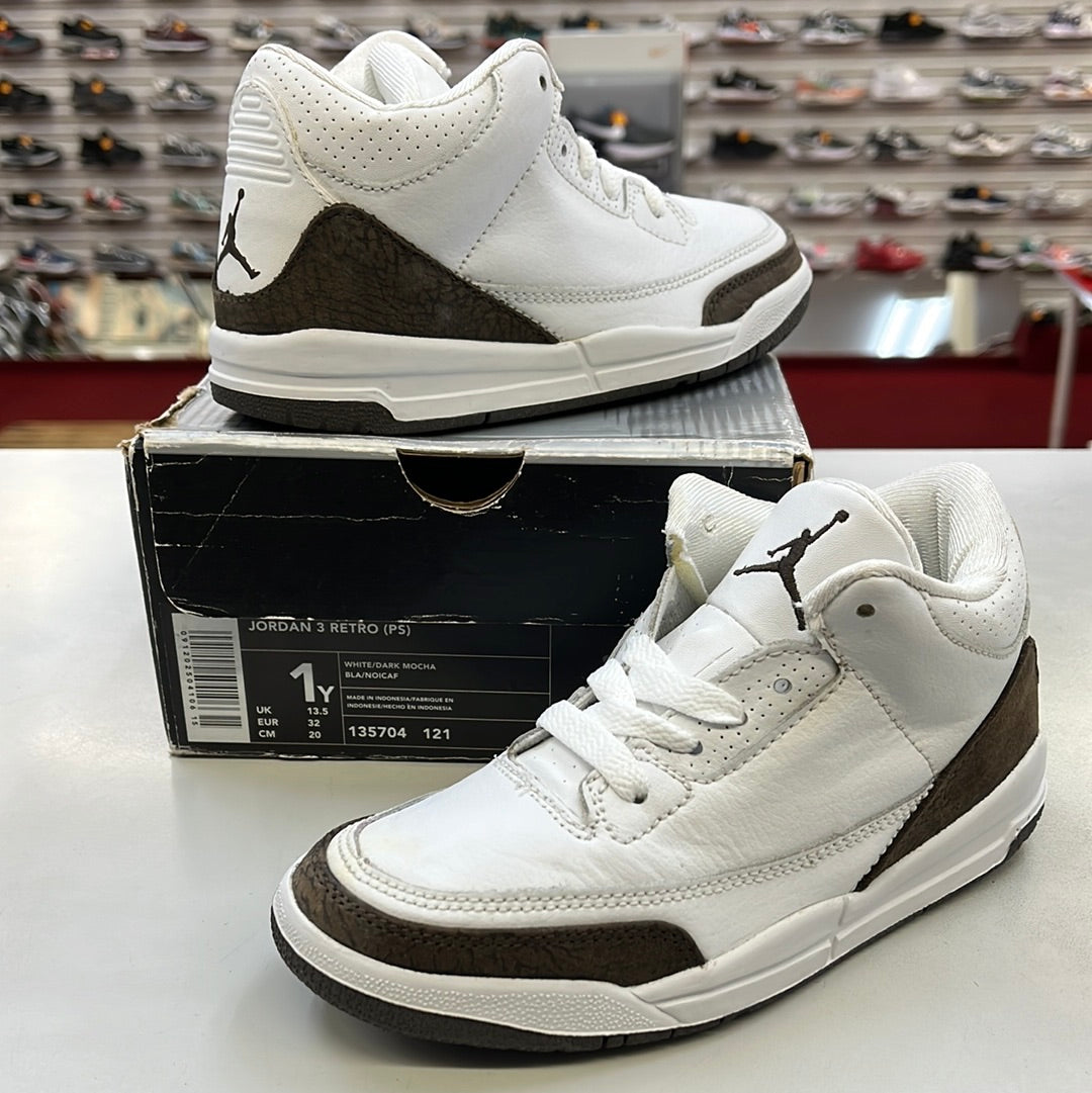 SZ 1Y. 2001 Jordan 3 Mocha.