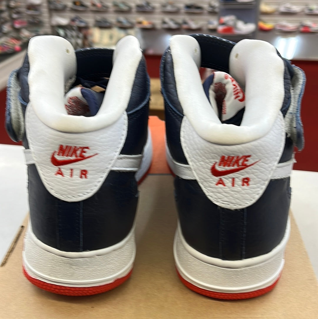 SZ 10.5 Men. 2000 Nike Air Force 1 Mid.