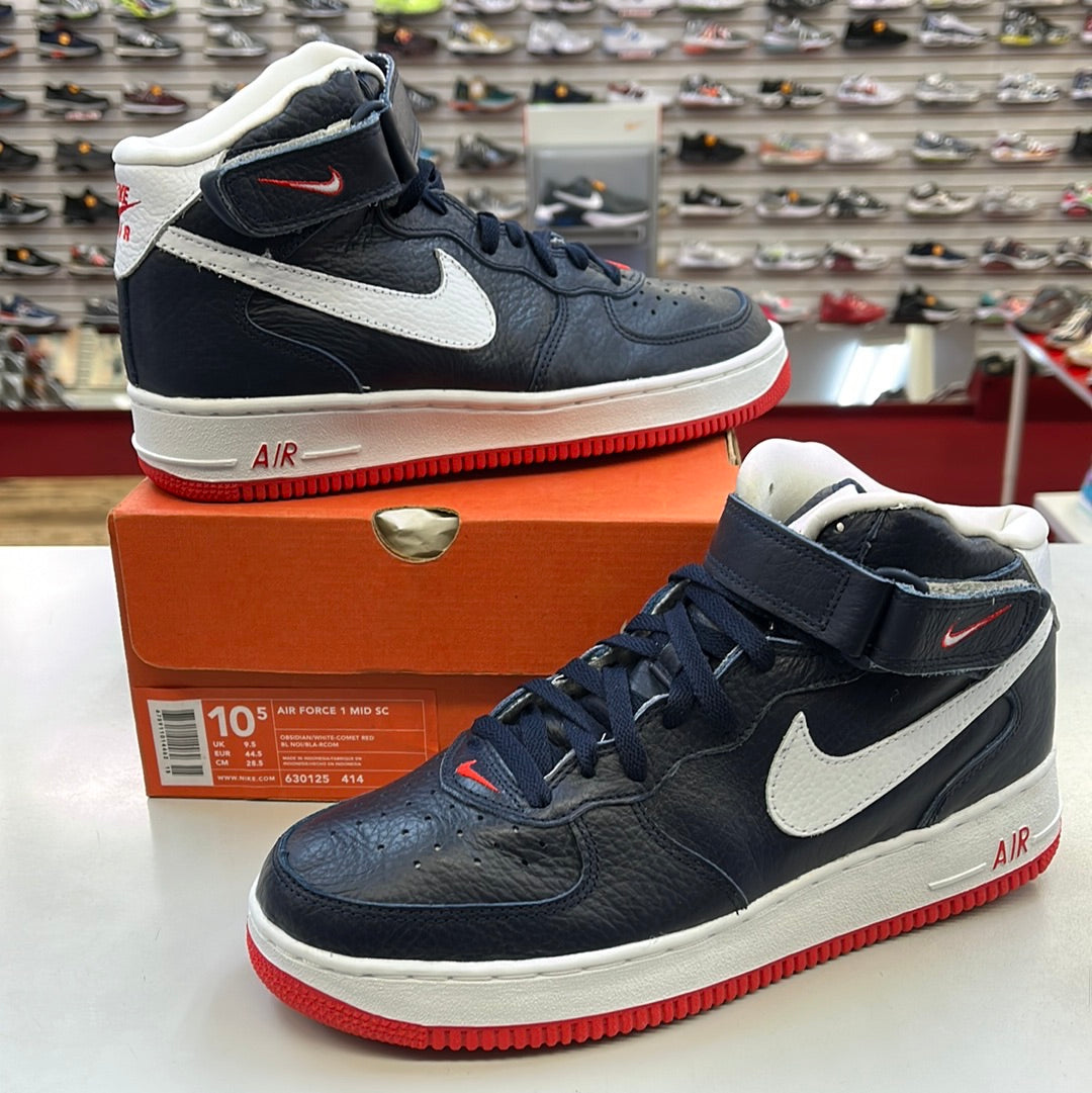 SZ 10.5 Men. 2000 Nike Air Force 1 Mid.