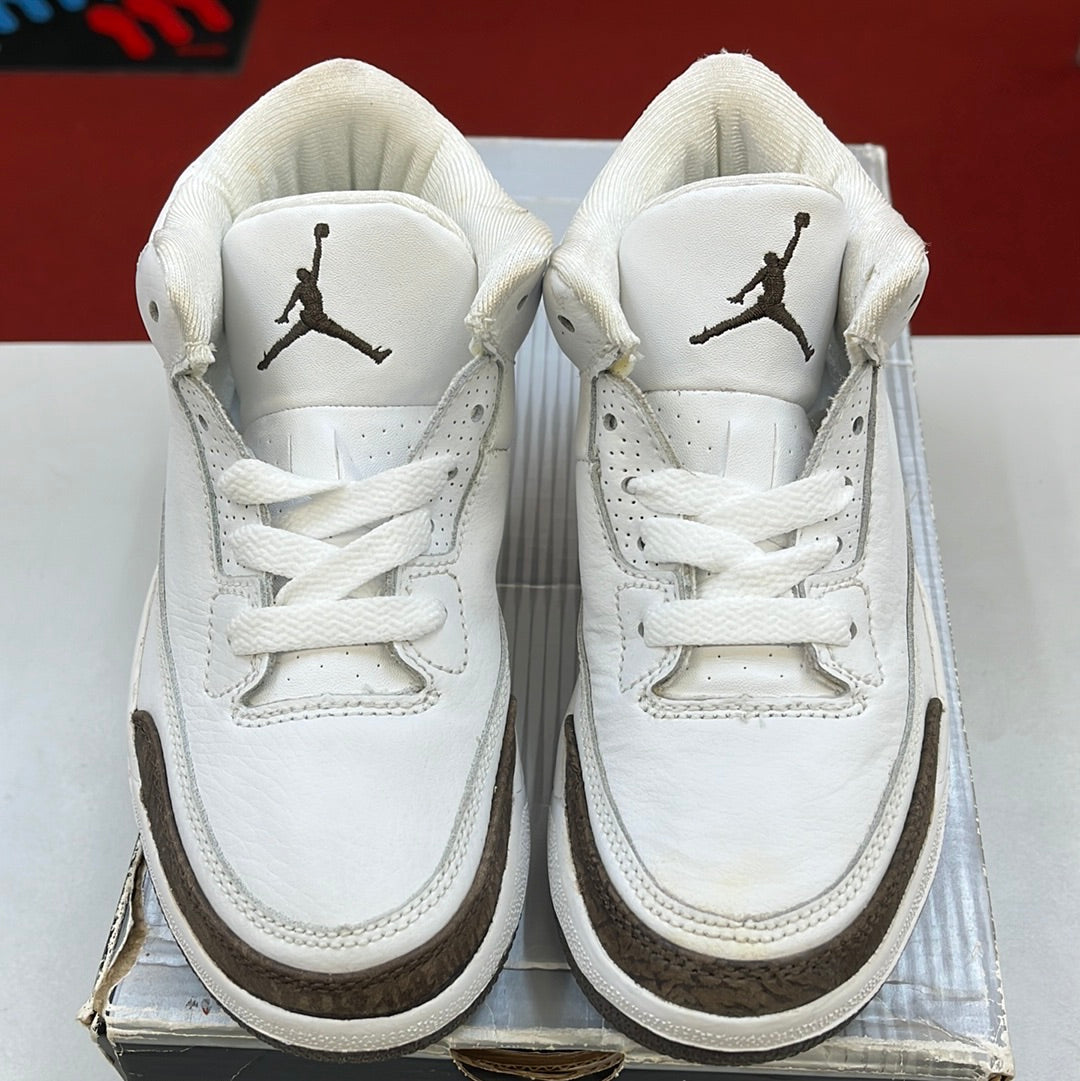 SZ 1Y. 2001 Jordan 3 Mocha.