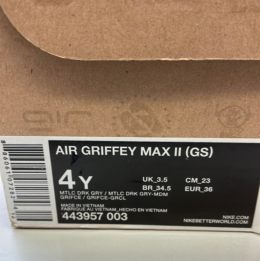 SZ 4Y. 2011 Nike Air Griffey II GS.