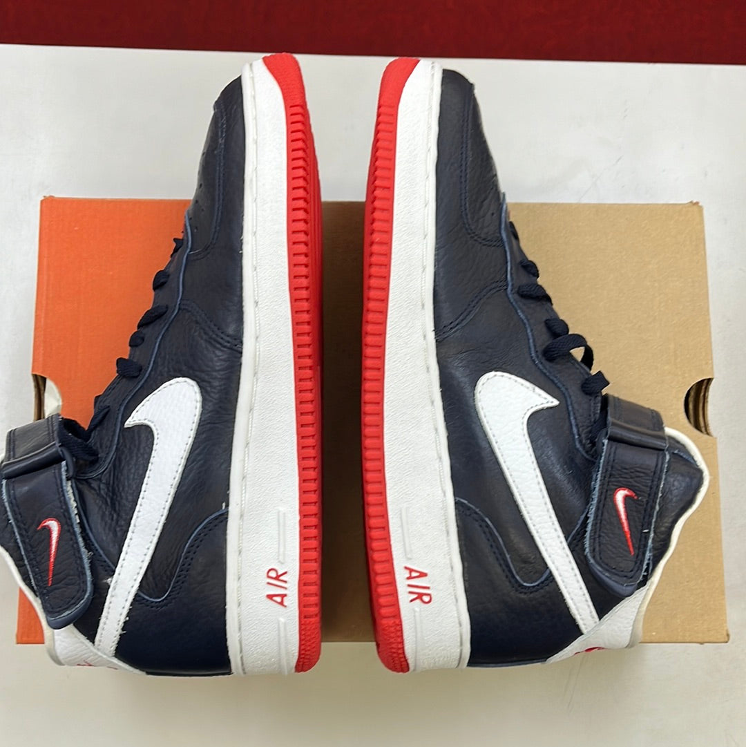 SZ 10.5 Men. 2000 Nike Air Force 1 Mid.