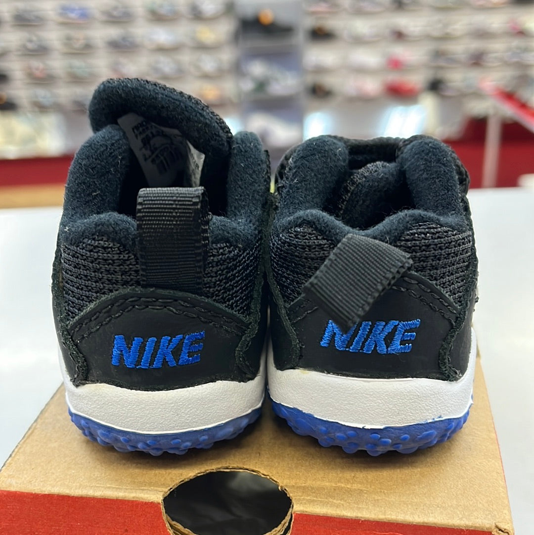 SZ 2.5C 1996 Baby Nike Turf Raider.