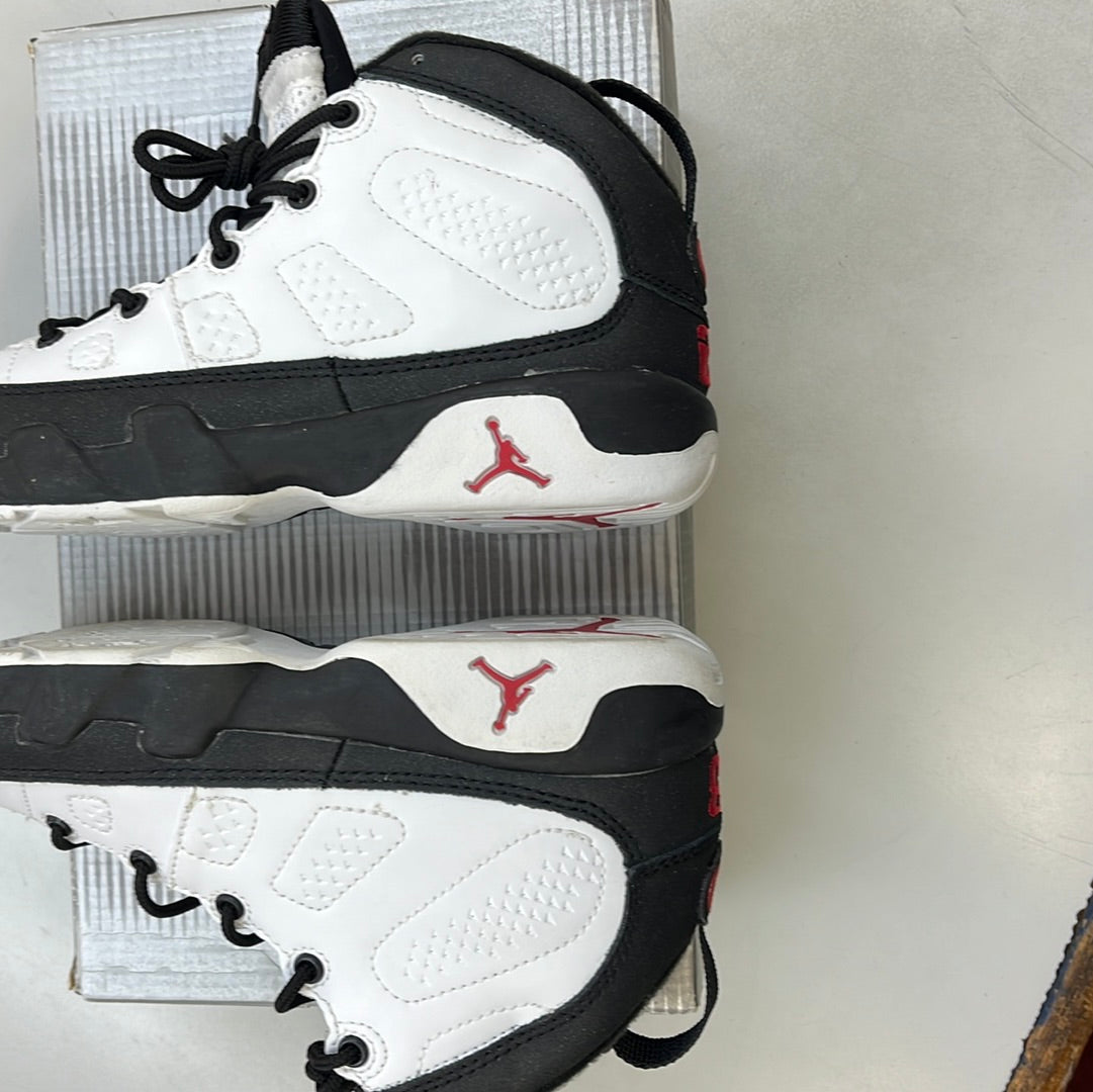 SZ 2.5Y. 2001 Kids Jordan IX retro.