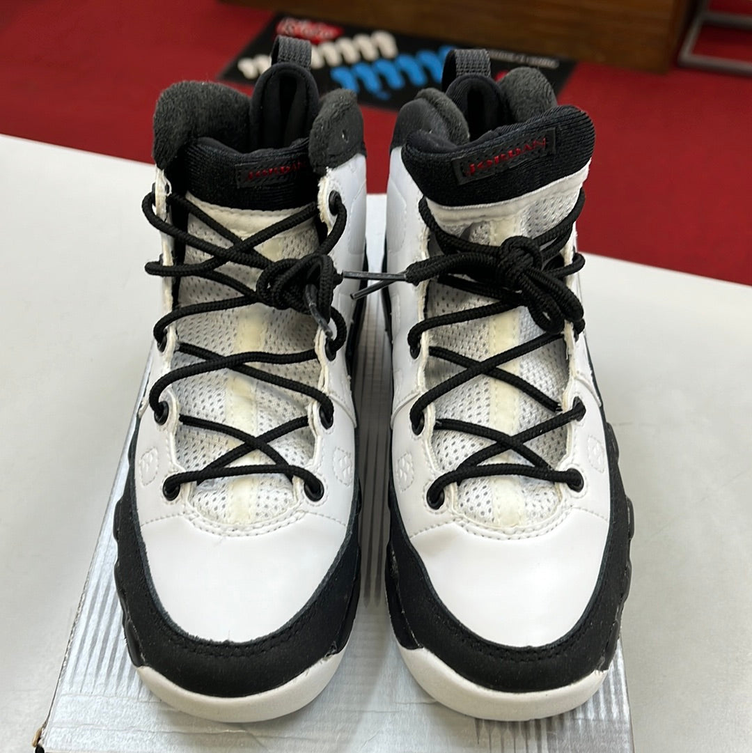 SZ 2.5Y. 2001 Kids Jordan IX retro.