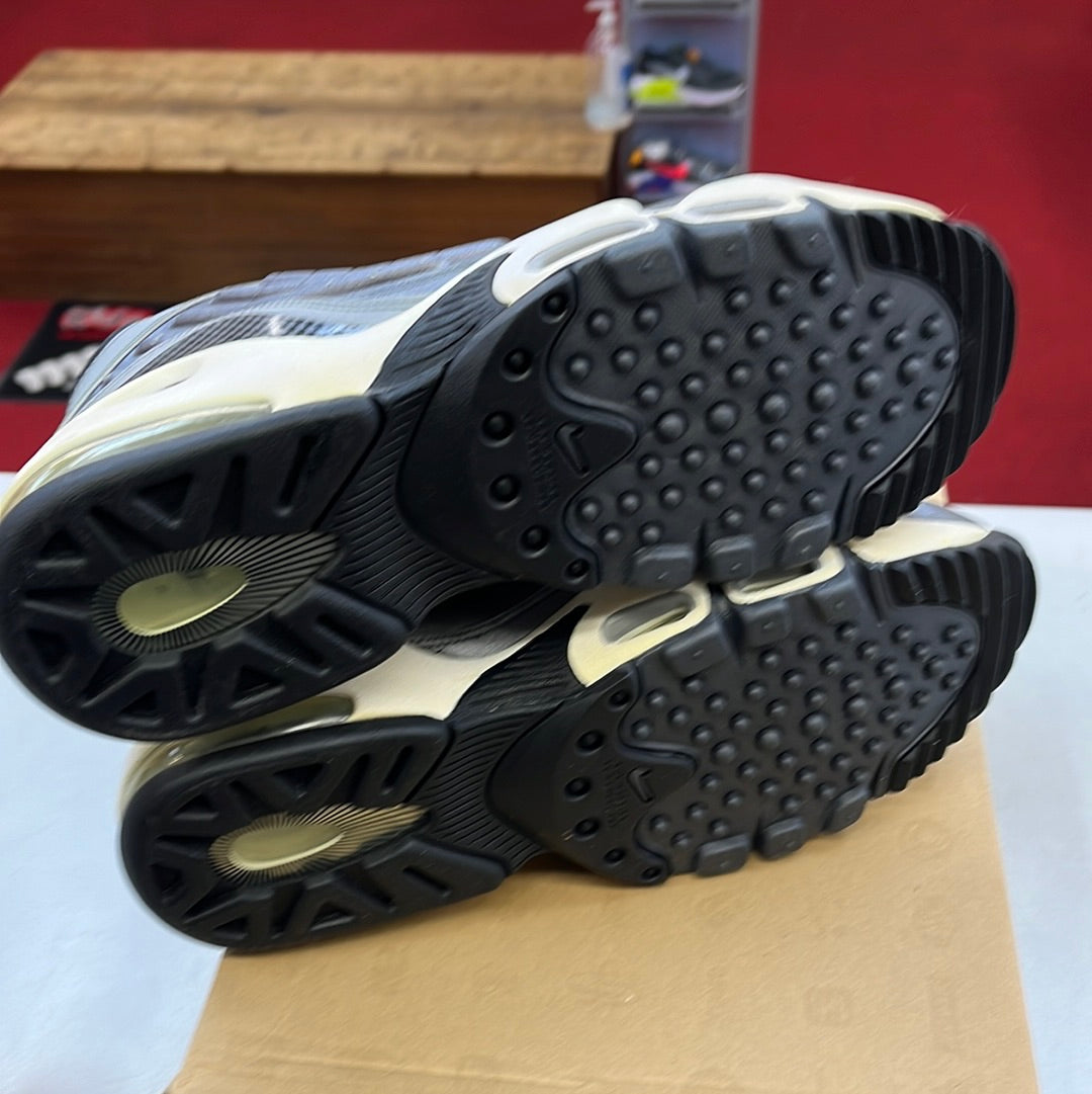 SZ 6.5Y. 2011 Nike Air Griffey II GS.
