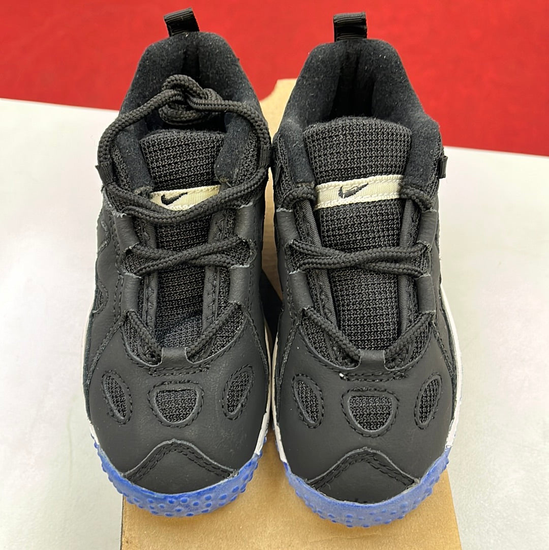 SZ 10C. 1996 Baby Nike Turf Raider.