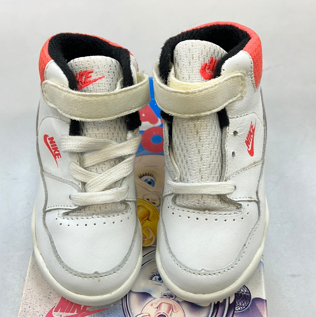 SZ: 5.5C Baby Nike Conditioner.