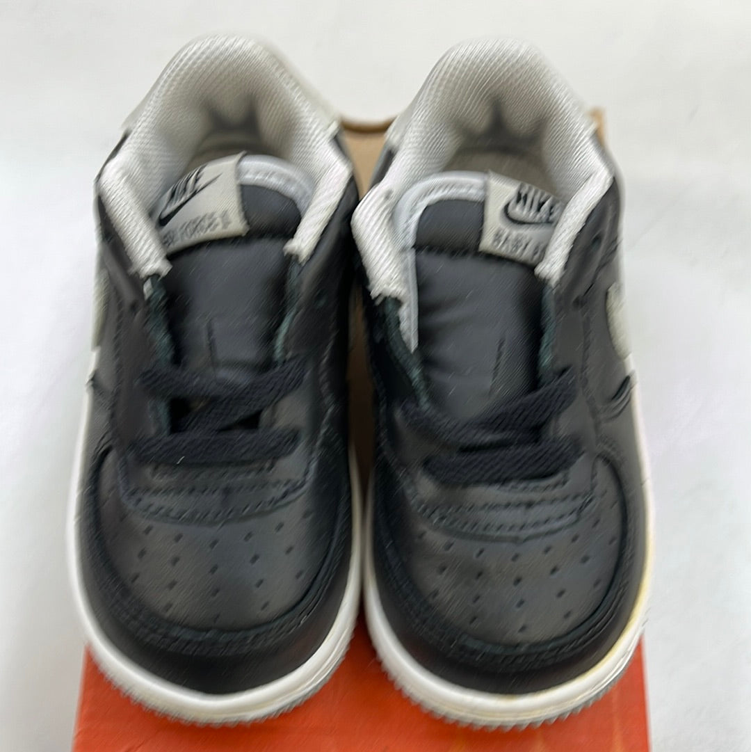 SZ: 6.5C. 2003 Baby Nike AF1 Low.
