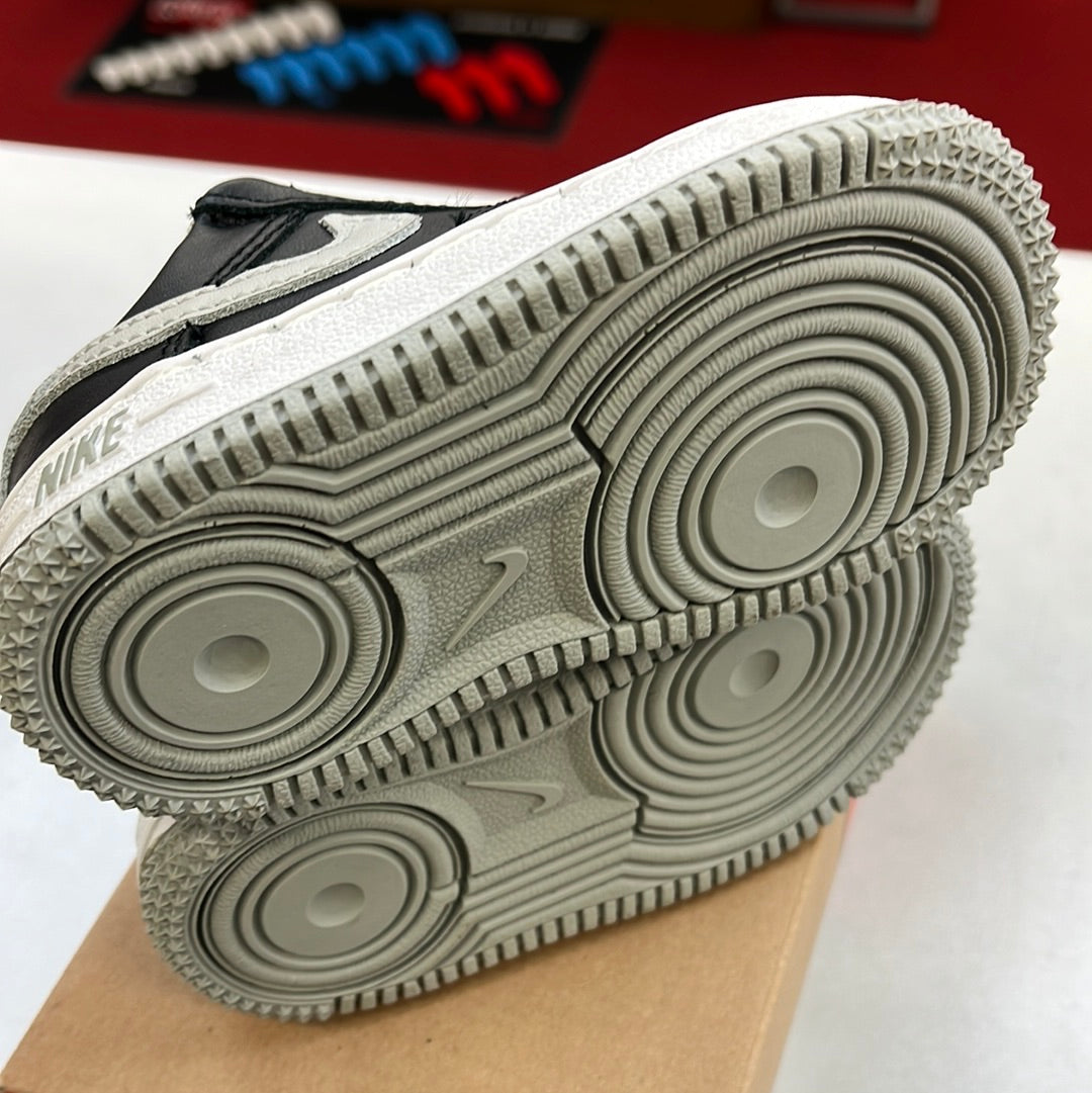 SZ: 8.5C. 2003 Baby Nike AF1 Low.