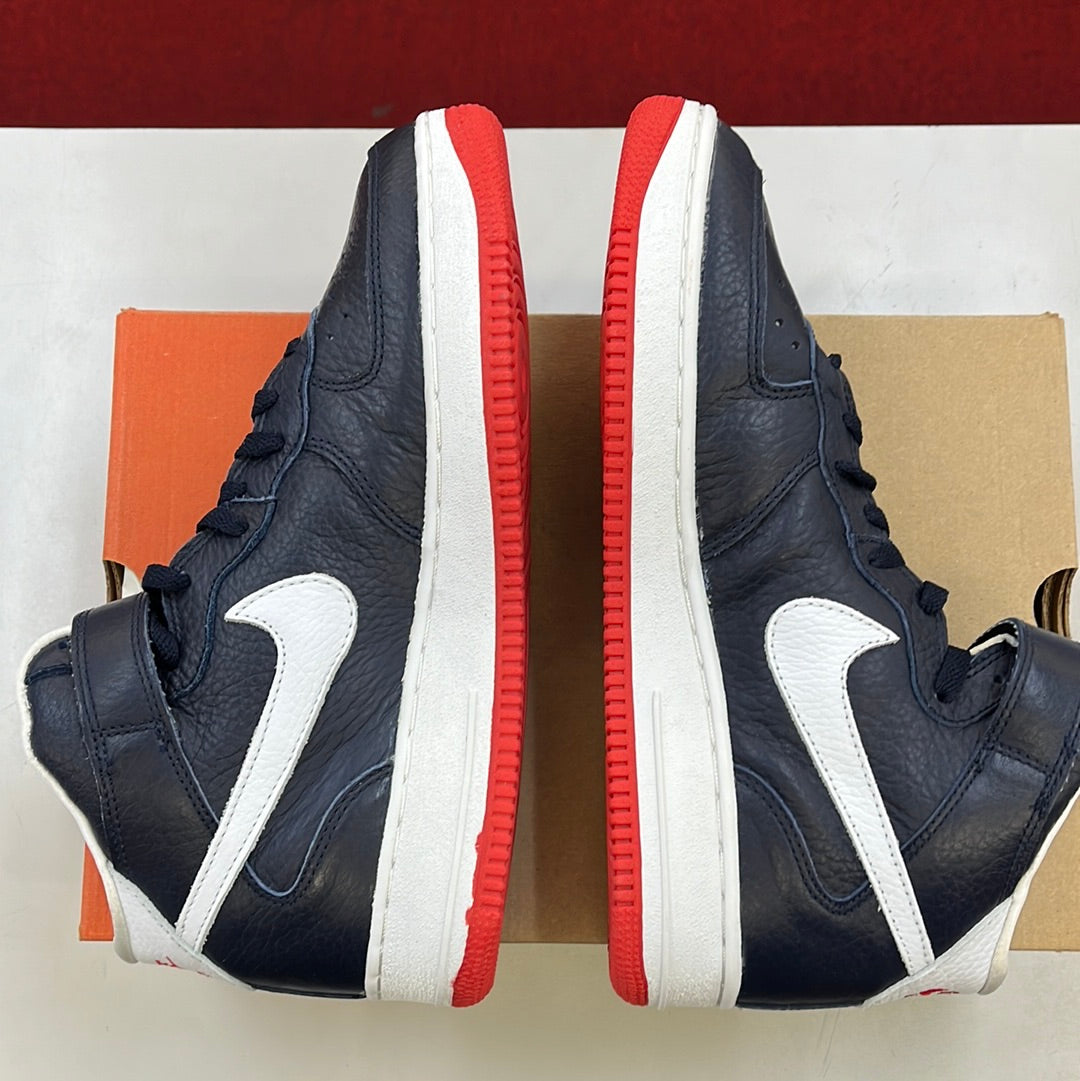 SZ 10.5 Men. 2000 Nike Air Force 1 Mid.