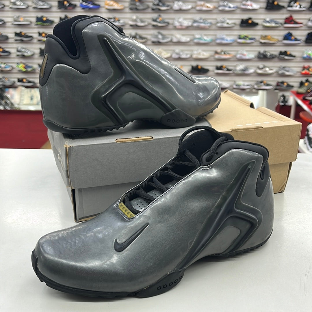 SZ 12 Men.     2001 Nike Air Hyper Flight.