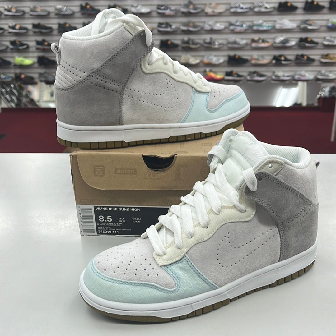 SZ 8.5 women.      2008 Nike Dunk Hi Pale Blue.