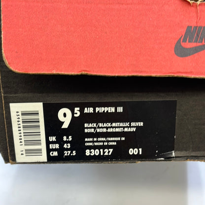 SZ 9.5 Men.       1999 Nike Air Pippen III.