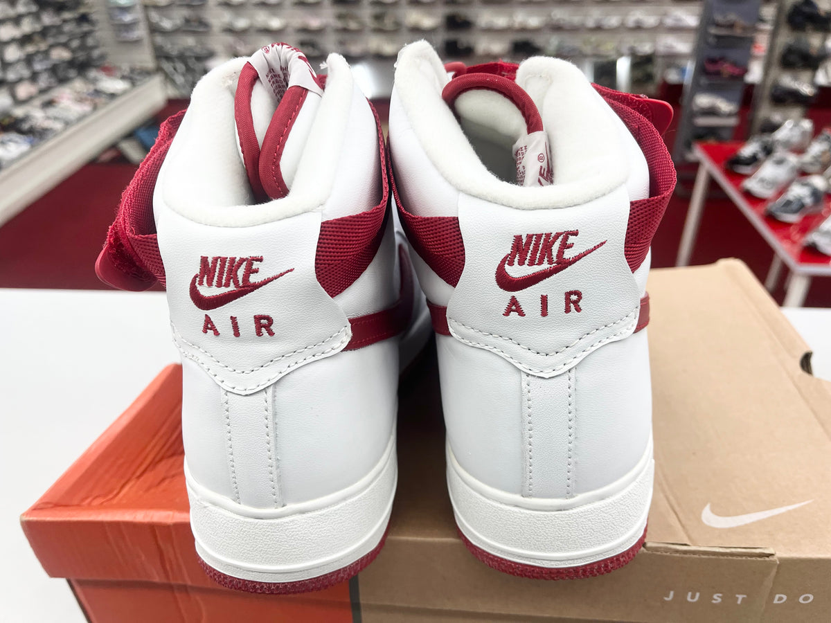 SZ 9.5 Men.    2003 Nike Air Force 1 High White Varsity Red.