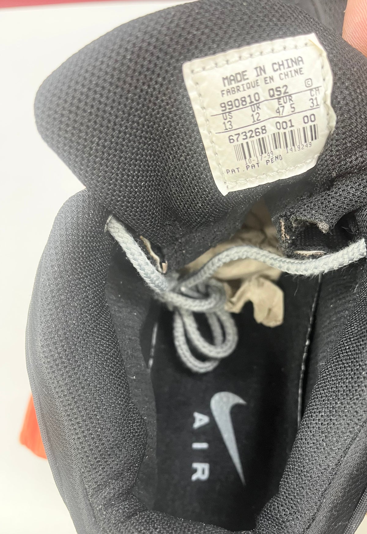 SZ: 13 men.      1999 Nike Air Famished Goretex.