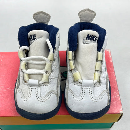 SZ 2.5C.      1995 Baby Nike Max Chris Webber.