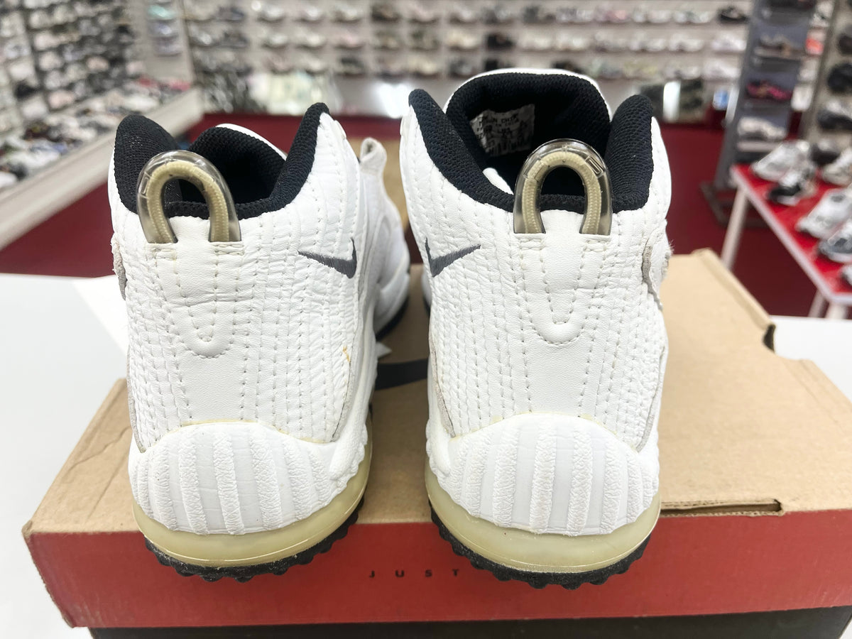 SZ 7.5 Men.    1997 Nike Air MZ3