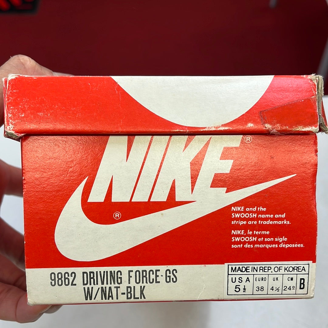 SZ 5.5Y.      1988 Nike Driving Force GS.