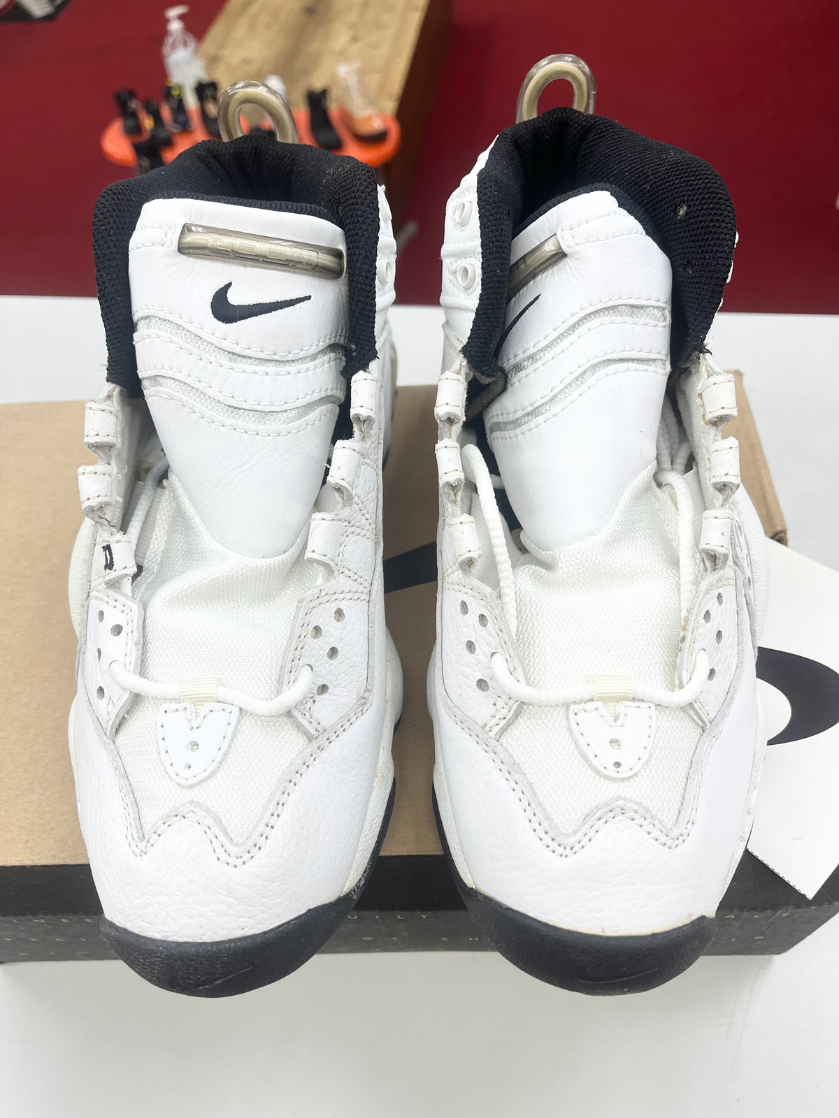SZ 7.5 Men.    1997 Nike Air MZ3