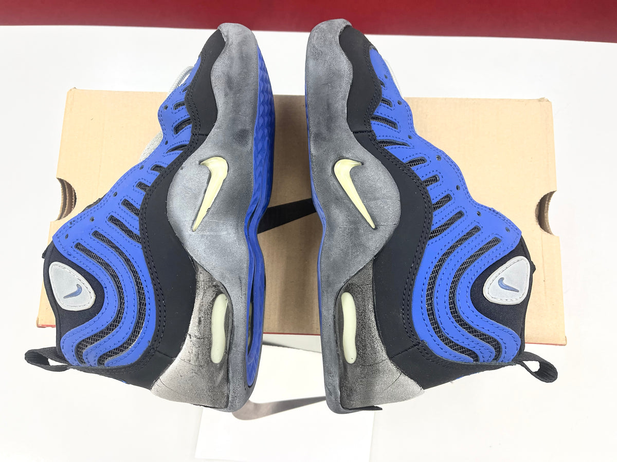 SZ 3.5Y.   1997 Kids Nike Air Bakin Royal.