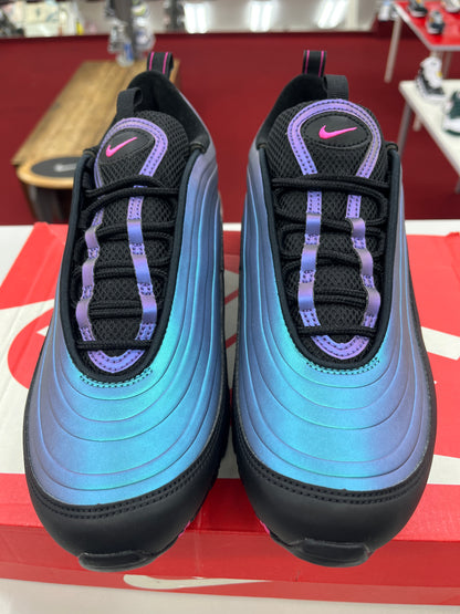 SZ 9 Men.       2018 Nike Air Max 97 Throwback Future.