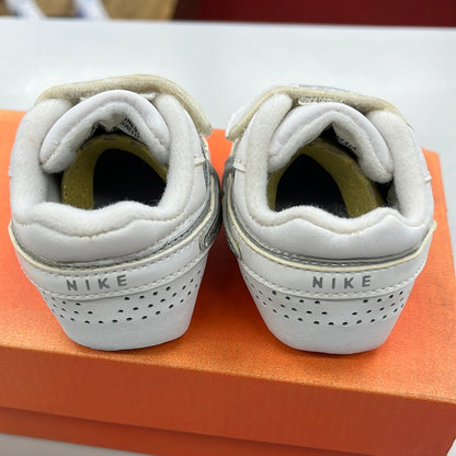 2008 Newborn Nike Classic BW.