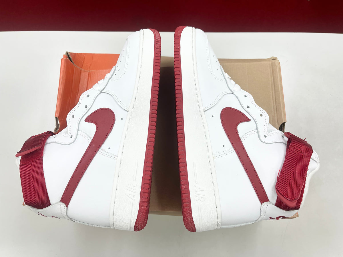 SZ 9.5 Men.    2003 Nike Air Force 1 High White Varsity Red.