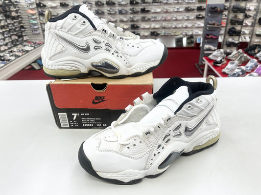 SZ 7.5 Men.    1997 Nike Air MZ3
