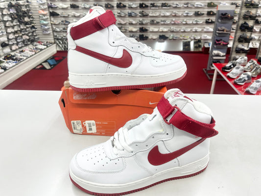 SZ 9.5 Men.    2003 Nike Air Force 1 High White Varsity Red.