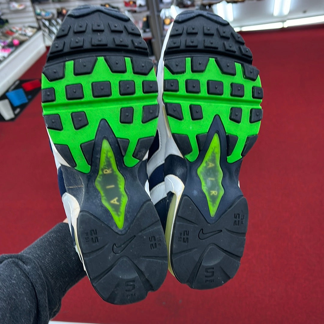 SZ 9.5 Men.      1996 Nike Air Max Scream Green.