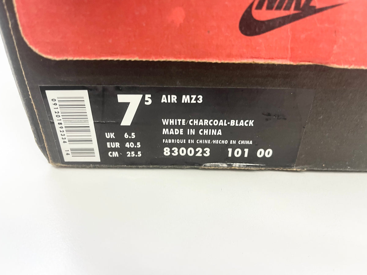 SZ 7.5 Men.    1997 Nike Air MZ3