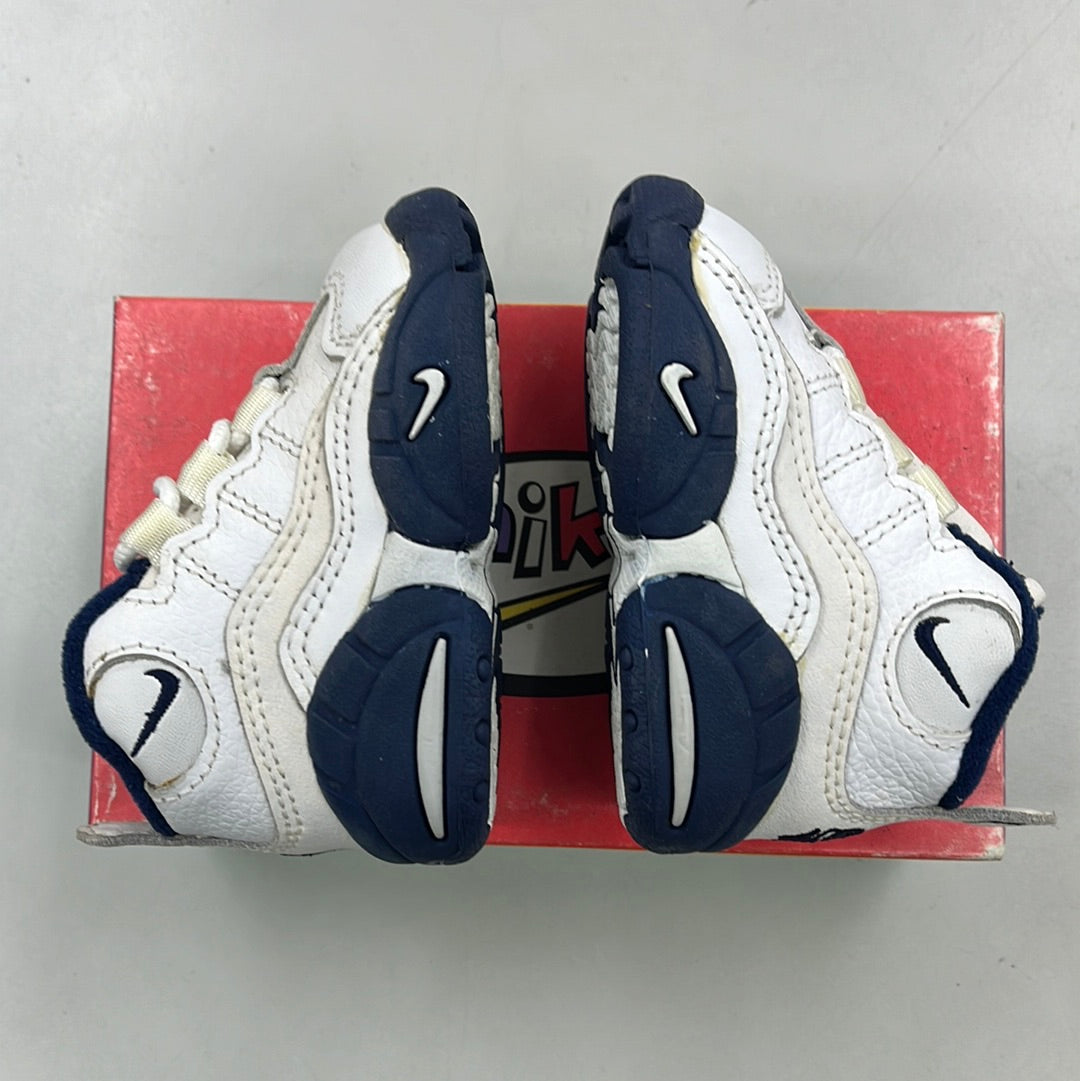 SZ 2.5C.      1995 Baby Nike Max Chris Webber.