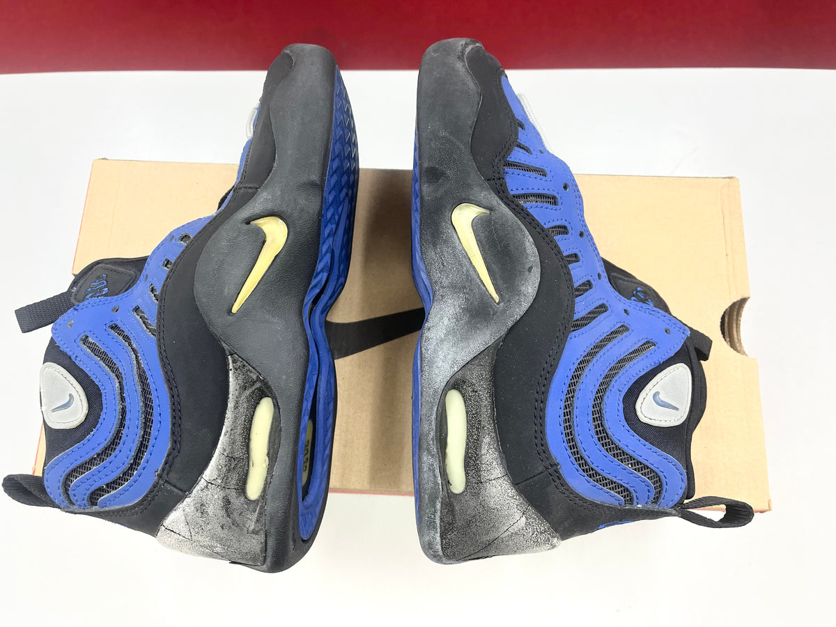 SZ 4Y.   1997 Kids Nike Air Bakin Royal.