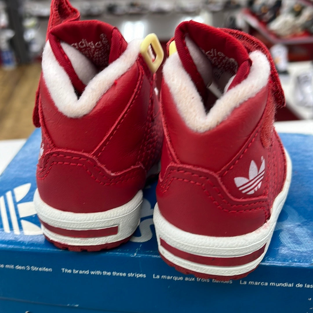 80’s Baby Adidas Taurus Hi Red.