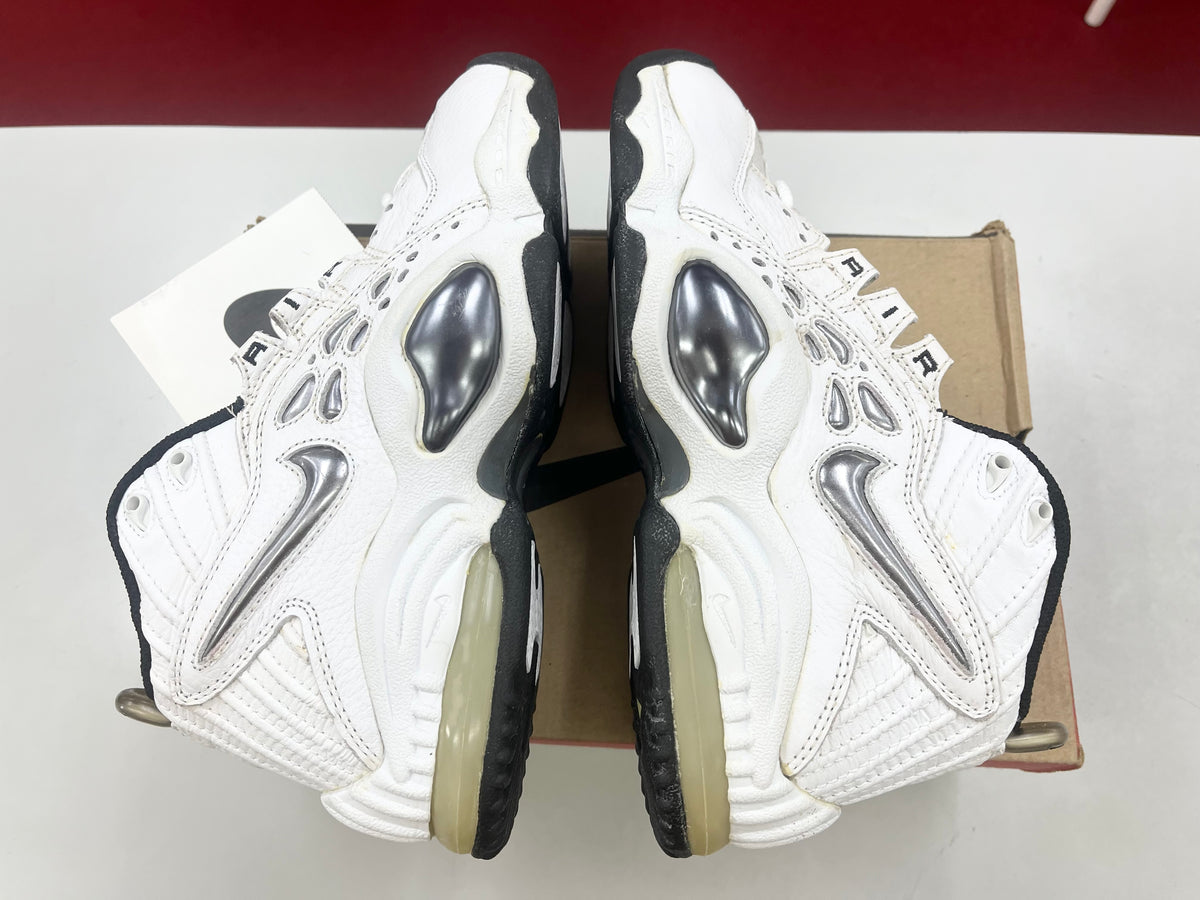 SZ 7.5 Men.    1997 Nike Air MZ3