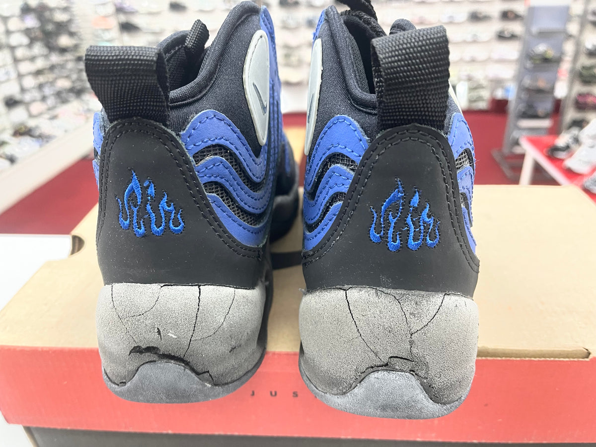 SZ 3.5Y.   1997 Kids Nike Air Bakin Royal.