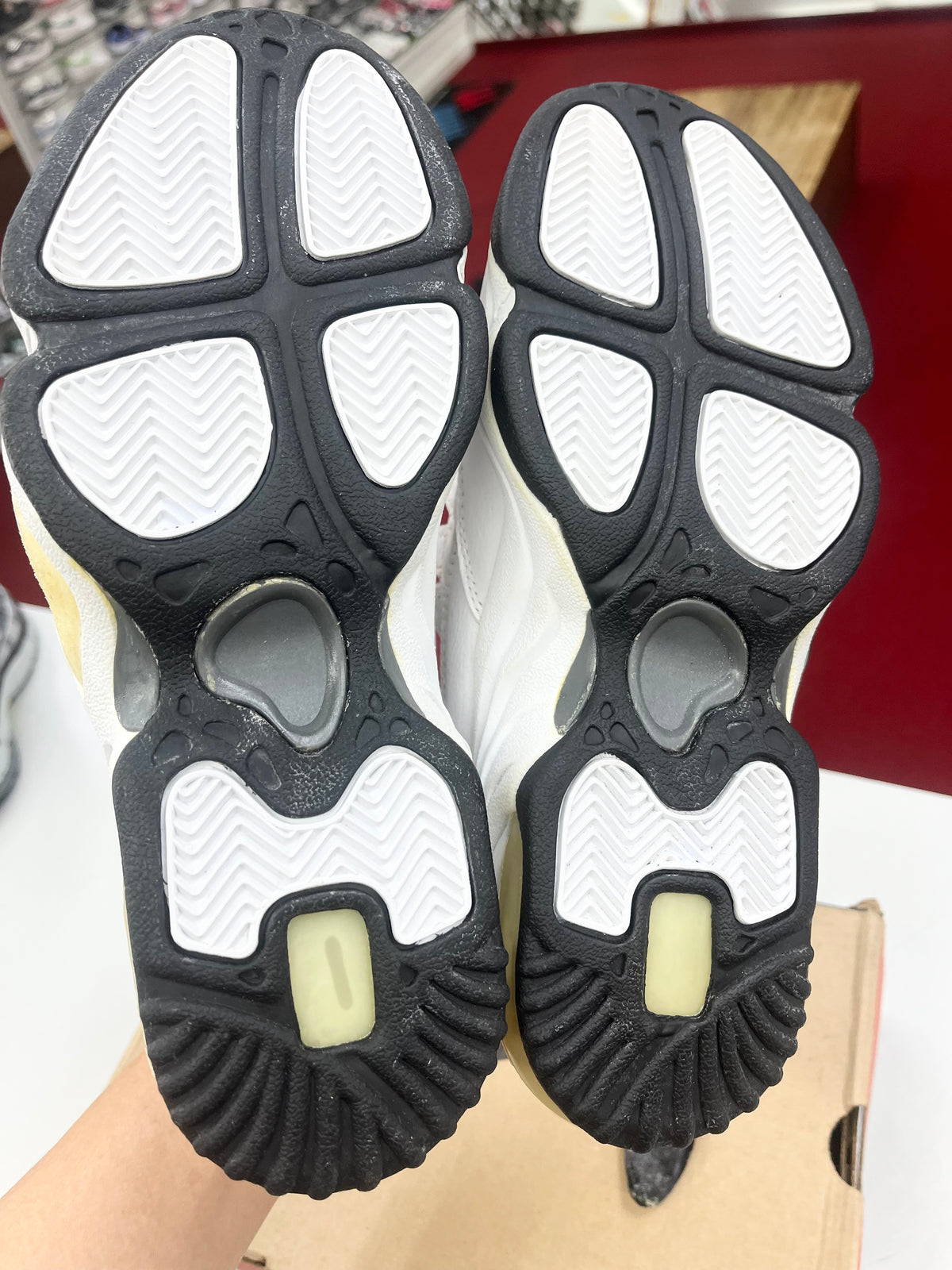 SZ 7.5 Men.    1997 Nike Air MZ3