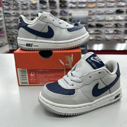 SZ 6.5C.    2004 Baby Nike AF1 Low.