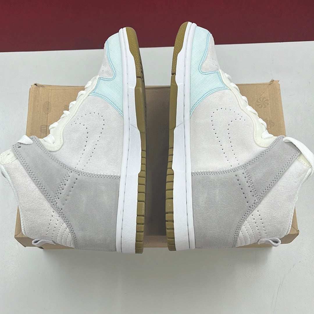 SZ 8.5 women.      2008 Nike Dunk Hi Pale Blue.