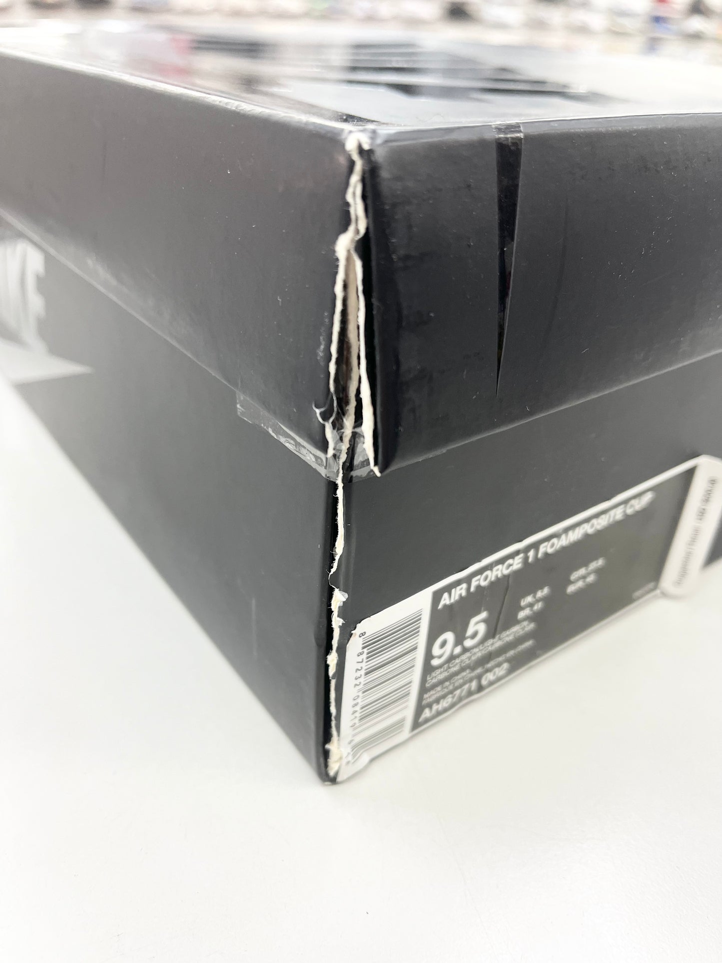 SZ 9.5 Men.      2018 Nike AF 1 Foamposite Cup Lt Carbon.