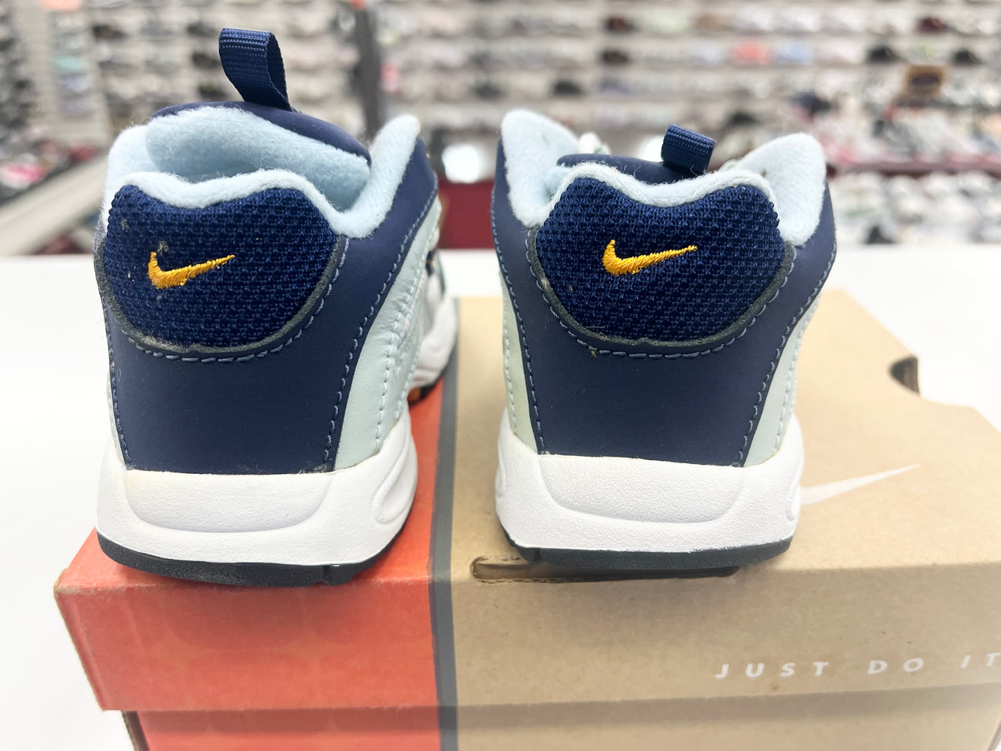 SZ 6C.       1999 Baby Nike Imara.